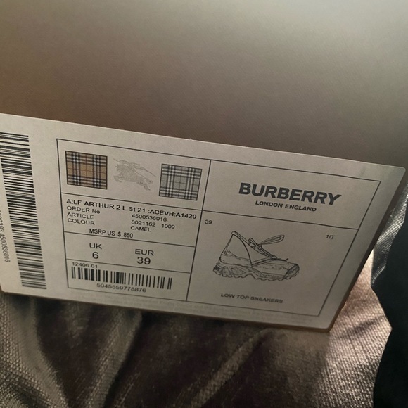 Burberry GH3 Booties - Picture 4 of 4